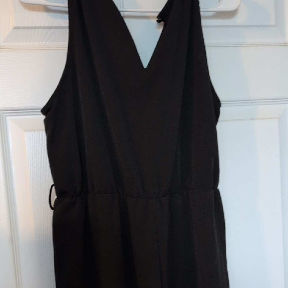 Black Sleeveless V-Neck Jumpsuit